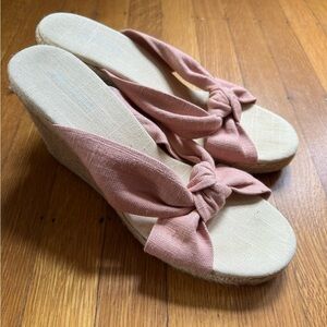 Like New Soludos Beachy Pink Espadrille Wedges